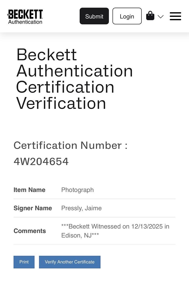 Jaime Pressly sexy signed 11x14 - Beckett COA