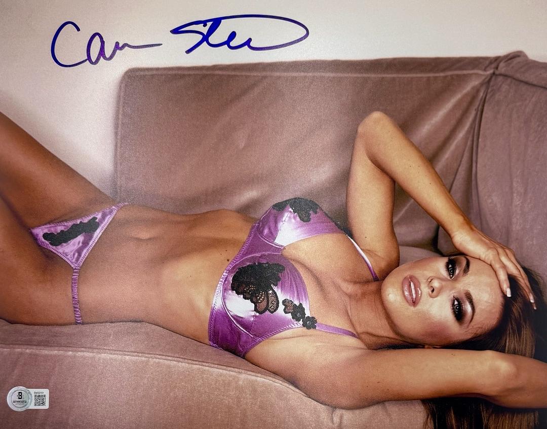 Carmen Electra Signed Sexy 8x10 Photo - Beckett COA