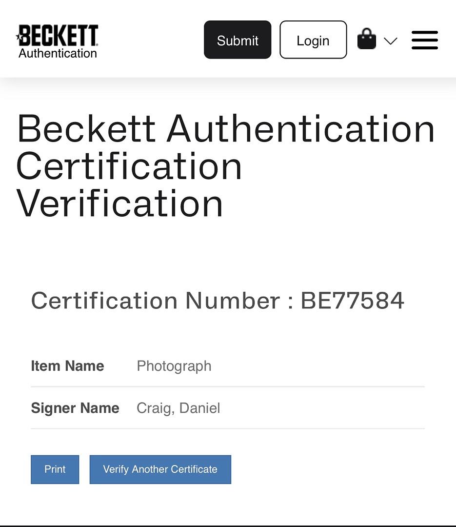 Daniel Craig Signed 8x10 Photo (James Bond) - Beckett COA #04