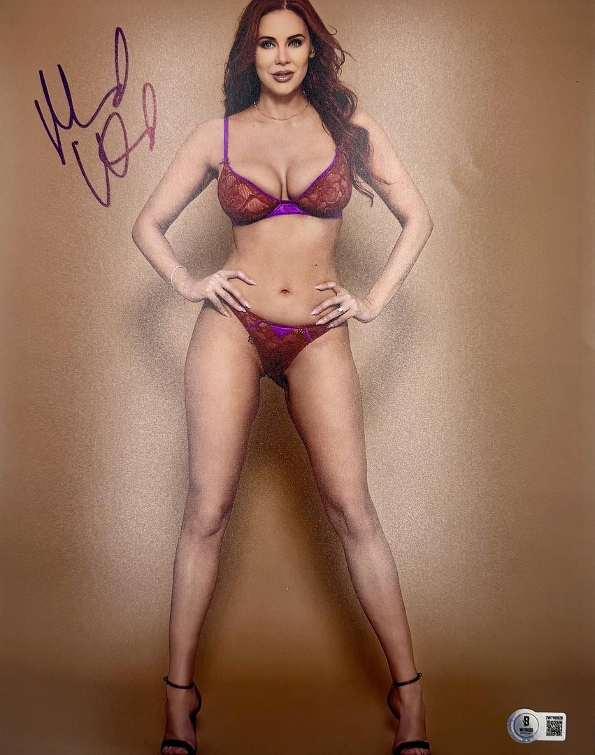 Maitland Ward Signed Sexy 8x10 Photo - Beckett COA