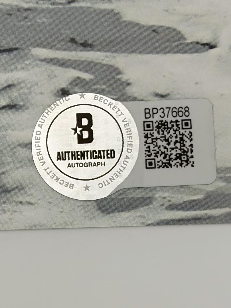 Carl Gottlieb signed 8x10 (Jaws) - Beckett COA