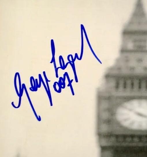 George Lazenby Signed 11x14 Photo (James Bond) - PSA COA