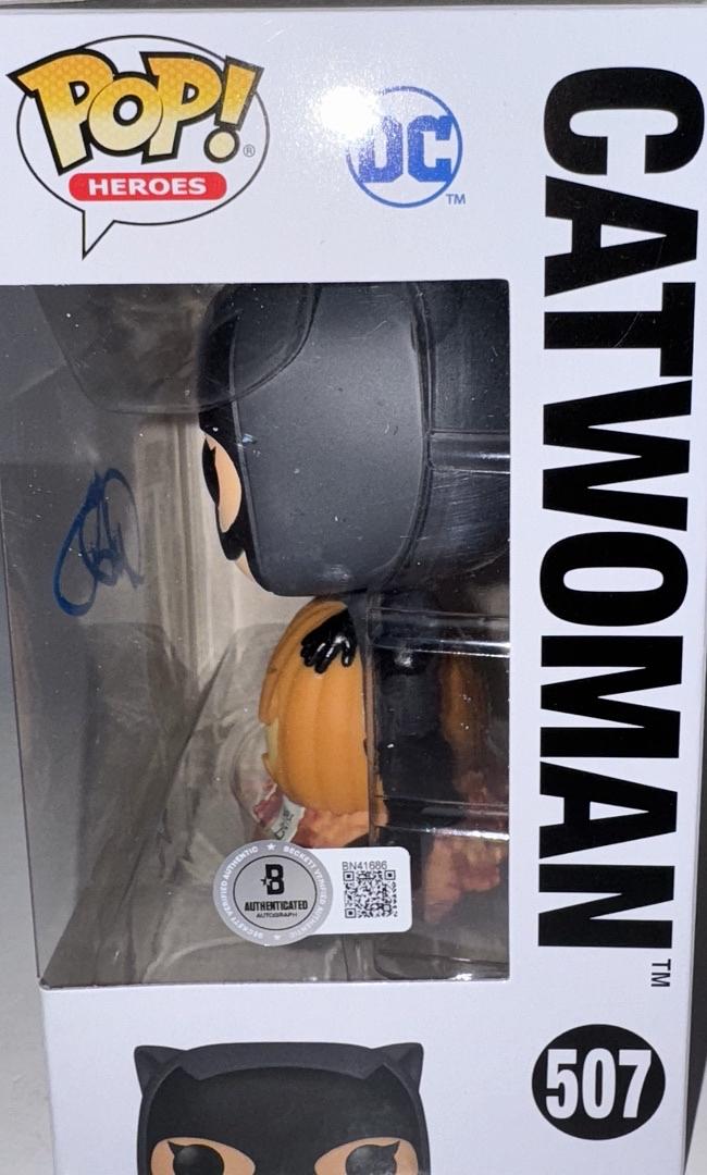 Anne Hathaway Signed Funko Pop #507 (Batman) - Beckett COA