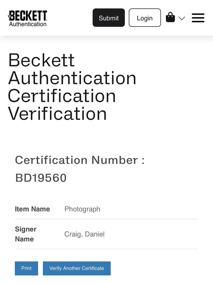 Daniel Craig Signed 8x10 Photo (James Bond) - Beckett COA