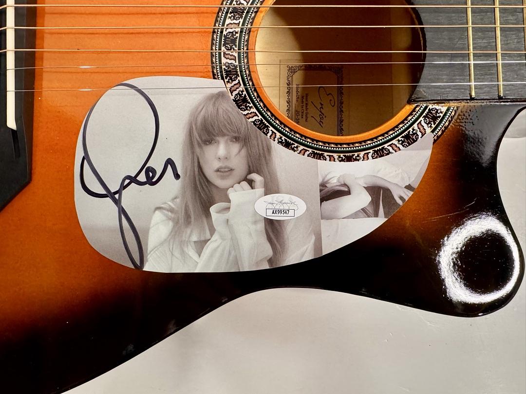 Taylor Swift Signed Black/Blonde Guitar - JSA COA #04