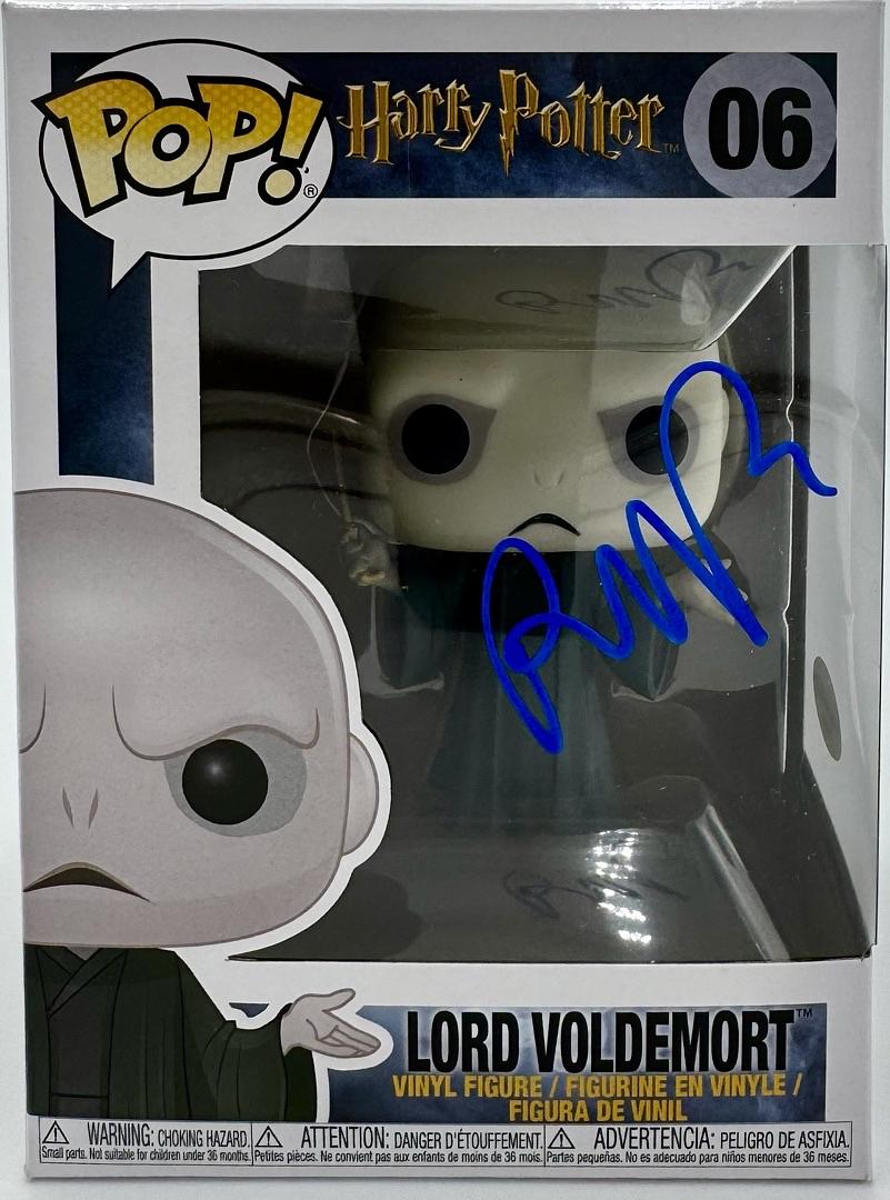 Ralph Fiennes Signed Funko Pop #06 Lord Voldemort (Harry Potter) - ACOA