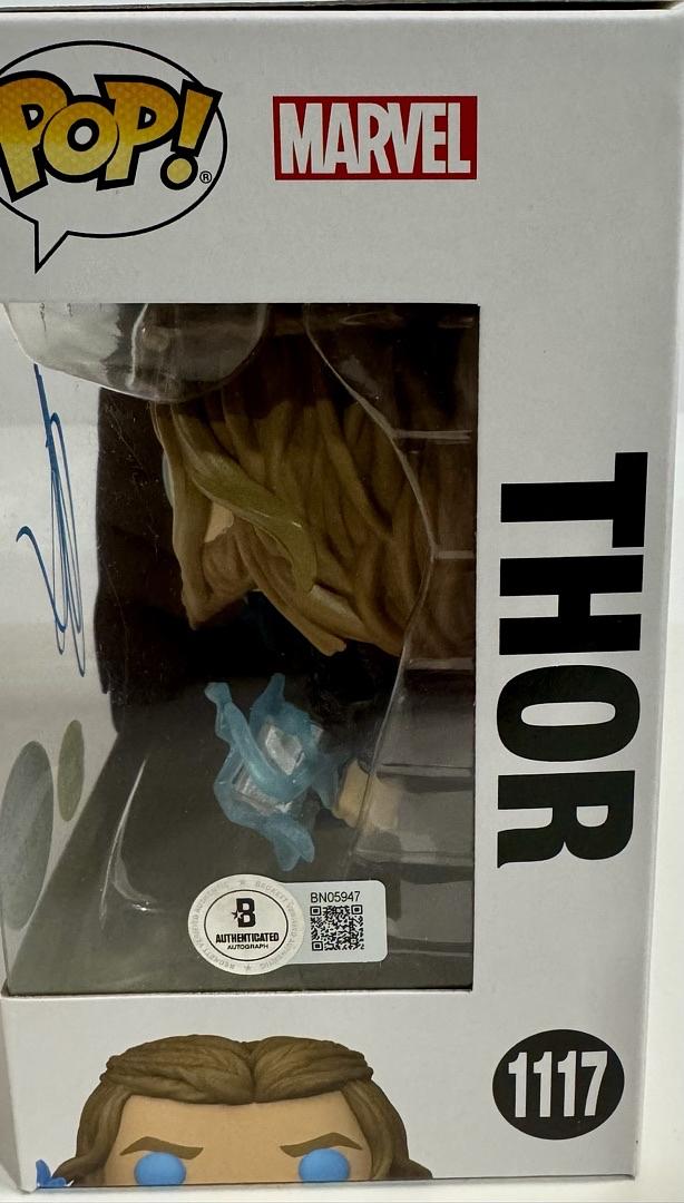 Chris Hemsworth Signed Funko Pop #1117 "Thor" Avengers Endgame - Beckett COA