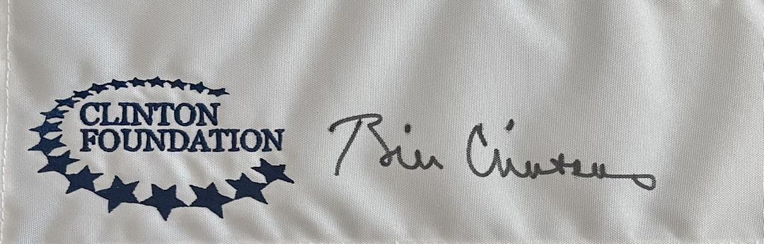 Bill Clinton Signed Golf Flag Humana Challenge PGA Tour Clinton Foundation - Beckett COA w/full letter of authenticity