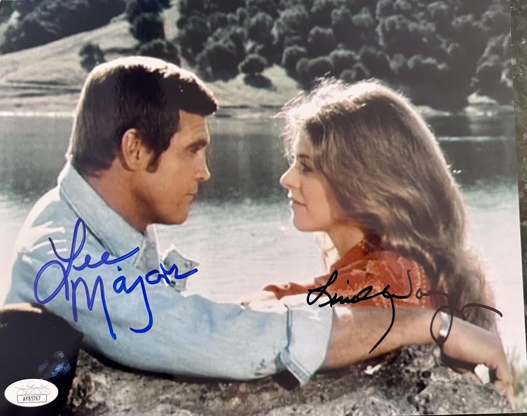 Lee Majors Lindsey Wagner Signed 8x10 Photo (Six Million Dollar Man) - JSA COA