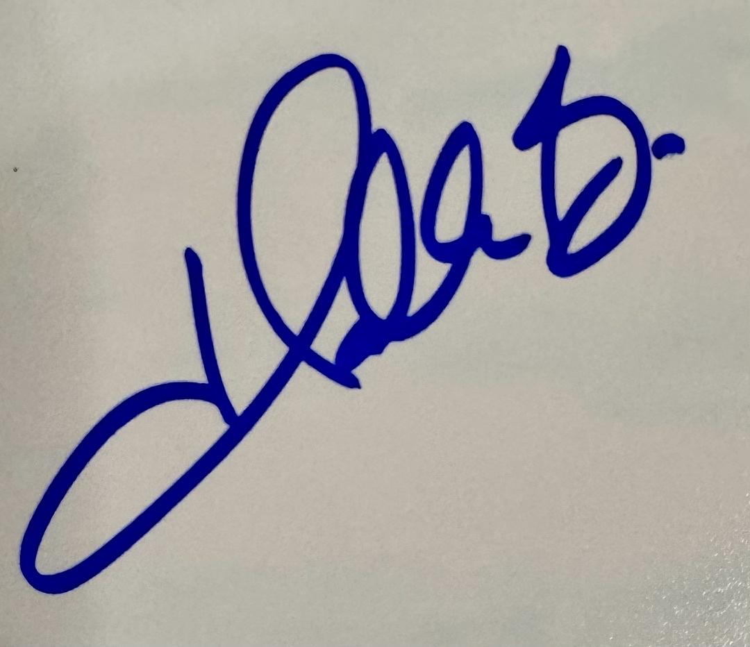 Halle Berry Signed 8x10 Photo (James Bond) - Celebrity Authentics