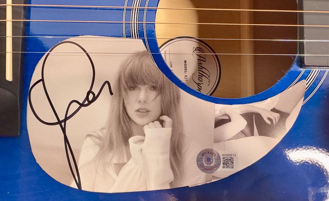 Taylor Swift Signed Blue/Black Guitar - Beckett COA
