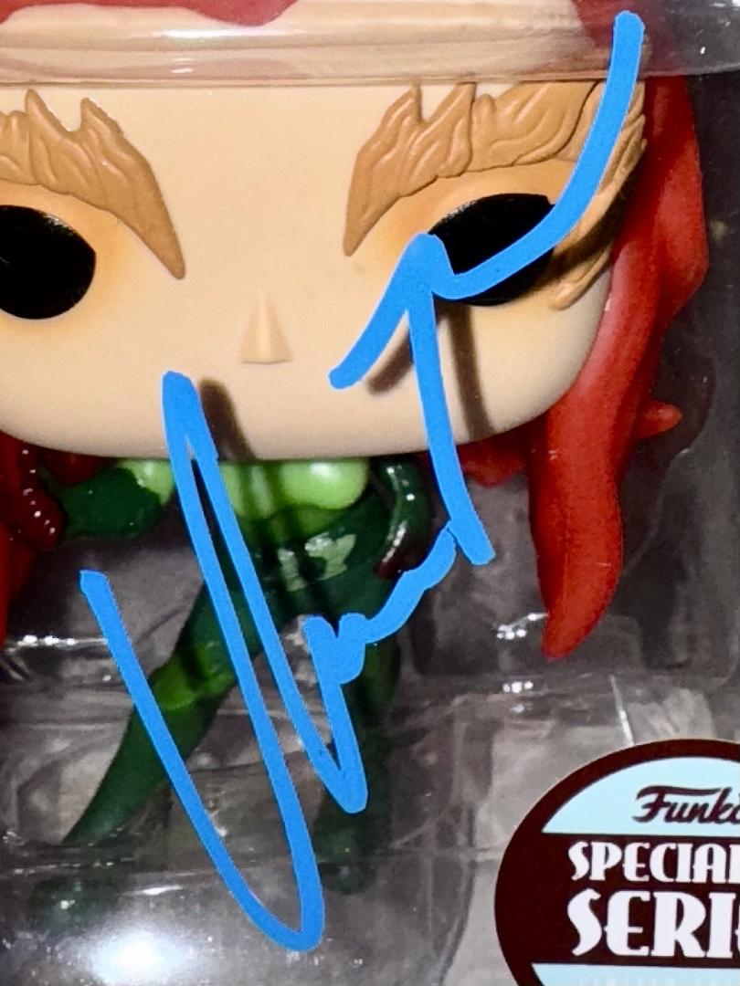 Uma Thurmam Signed Funko Pop #343 "Poison Ivy" Batman & Robin - Beckett COA