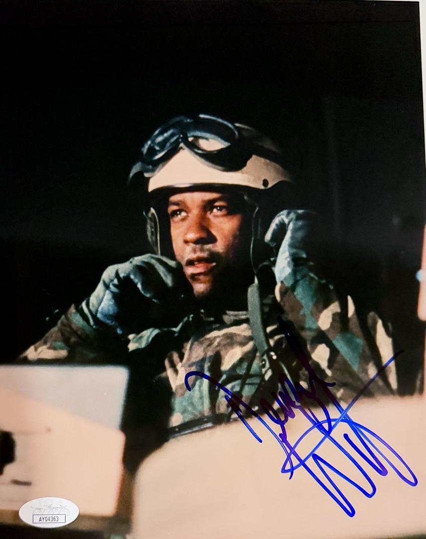 Denzel Washington Signed 8x10 Photo (Courage Under Fire) - JSA COA #02