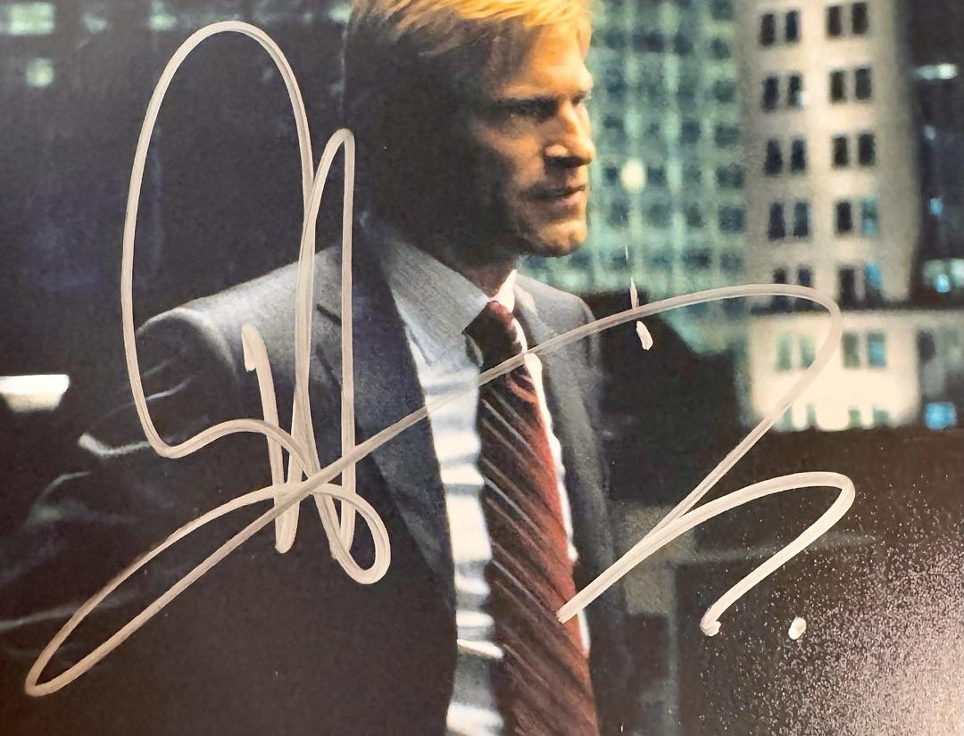 Aaron Eckhart Signed 8x10 Photo (Batman The Dark Knight) - Beckett COA