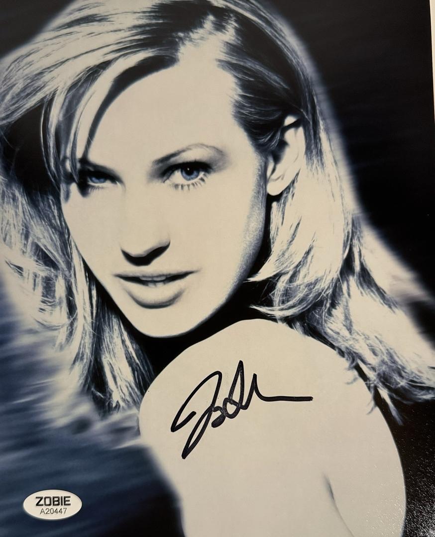 Joey Lauren Adams Signed 8x10 Photo (Chasing Amy) - Zobie COA