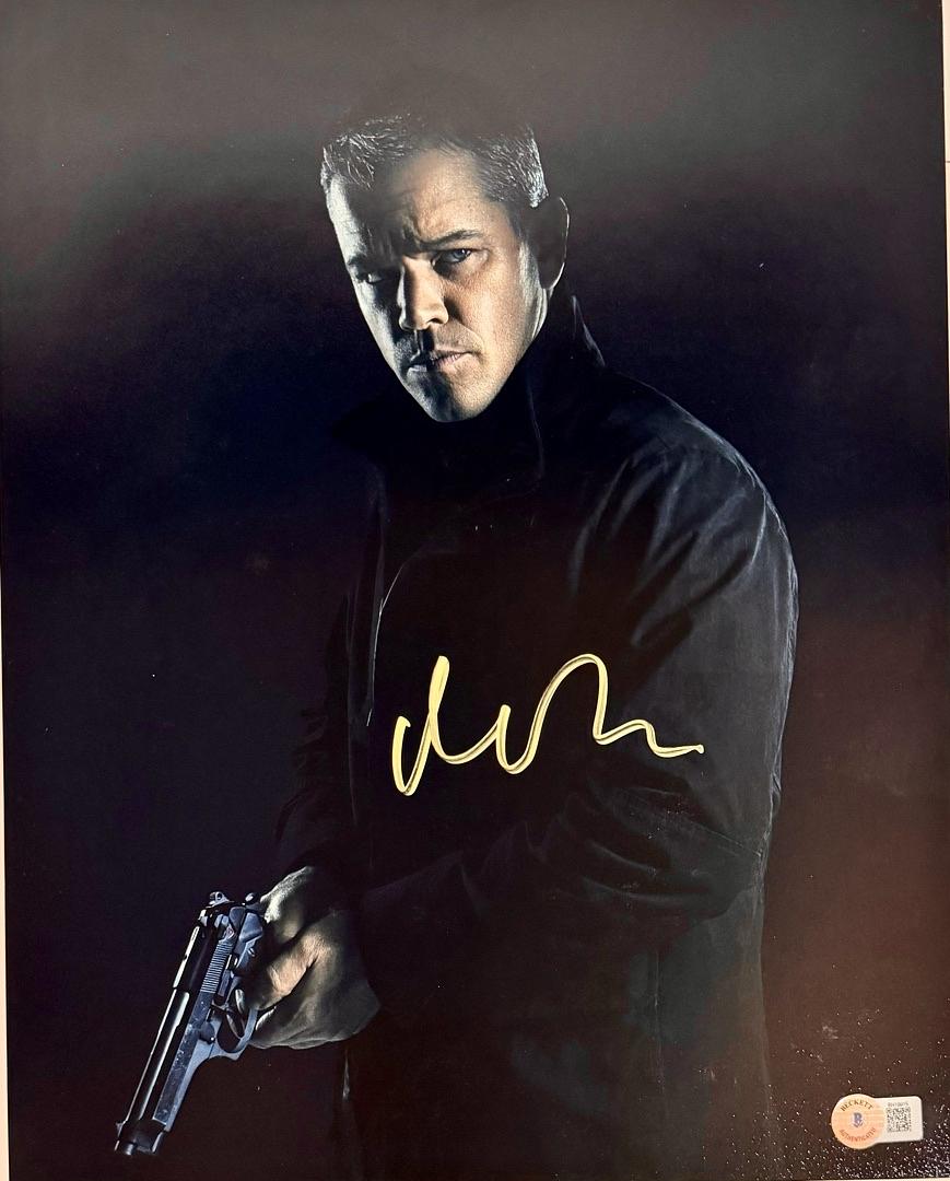 Matt Damon Signed 11x14 Photo (Jason Bourne) - Beckett COA