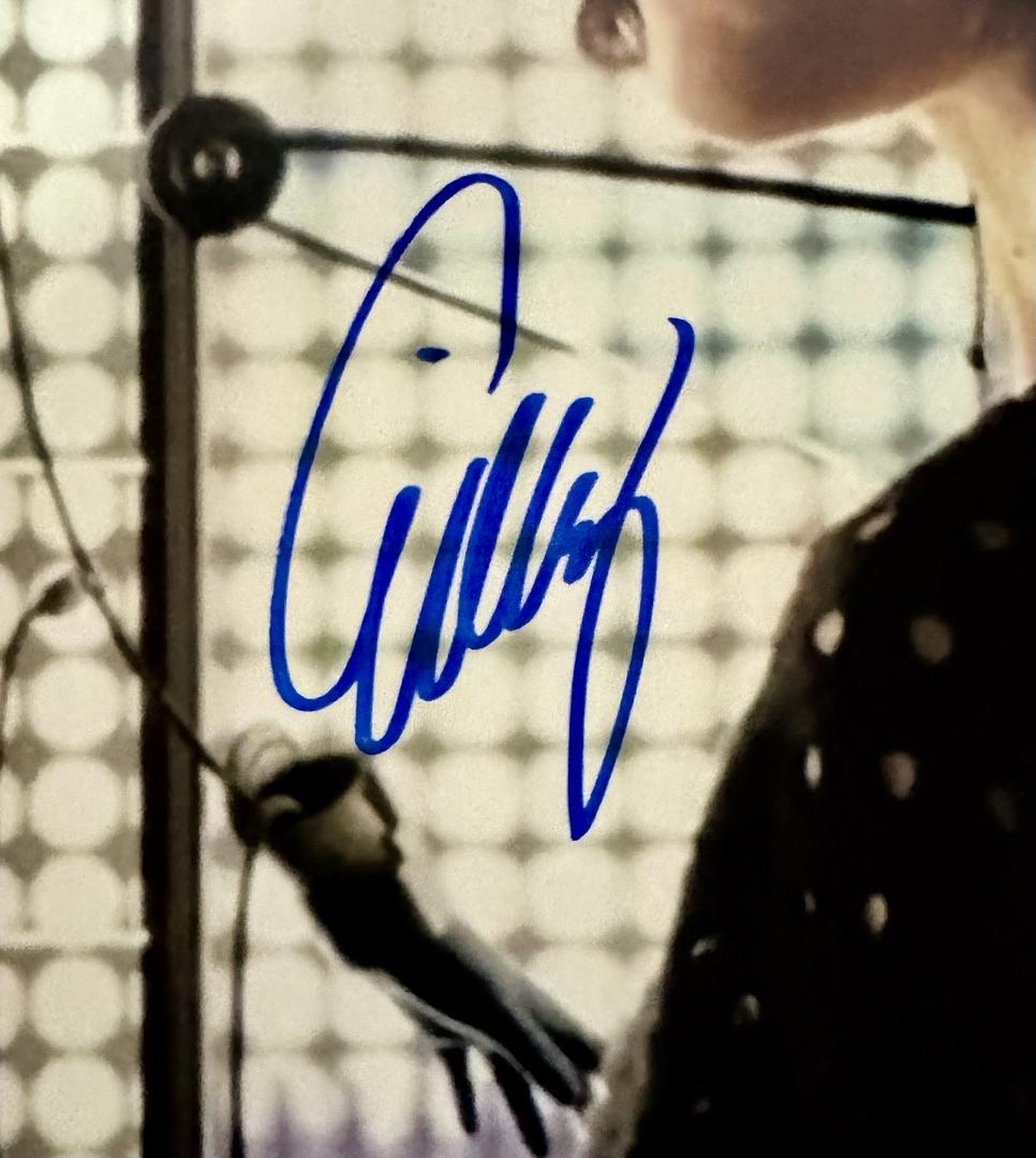 Evangeline Lilly Signed 12x18 Photo (Ant-Man) - Beckett COA