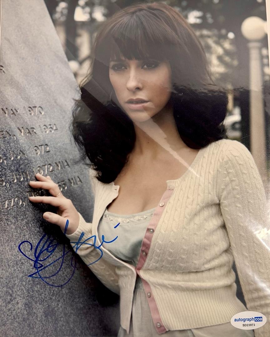 Jennifer Love Hewitt Signed 8x10 Photo (Ghost Whisperer) - ACOA