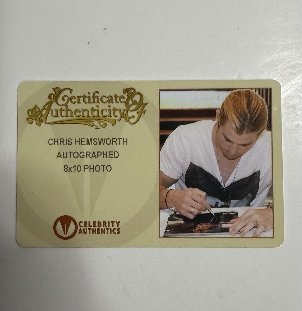 Chris Hemsworth Signed 8x10 Photo (Star Trek) - Celebrity Authentics #02