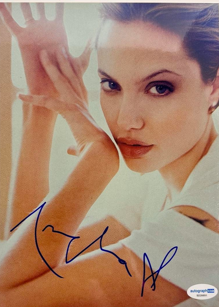 Angelina Jolie Signed 8x10 Photo - ACOA #02