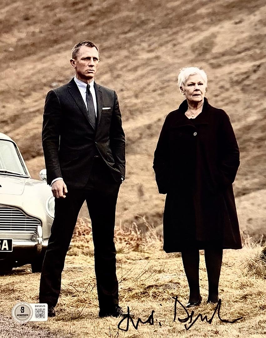 Judi Dench 8x10 Photo (James Bond) - Beckett COA