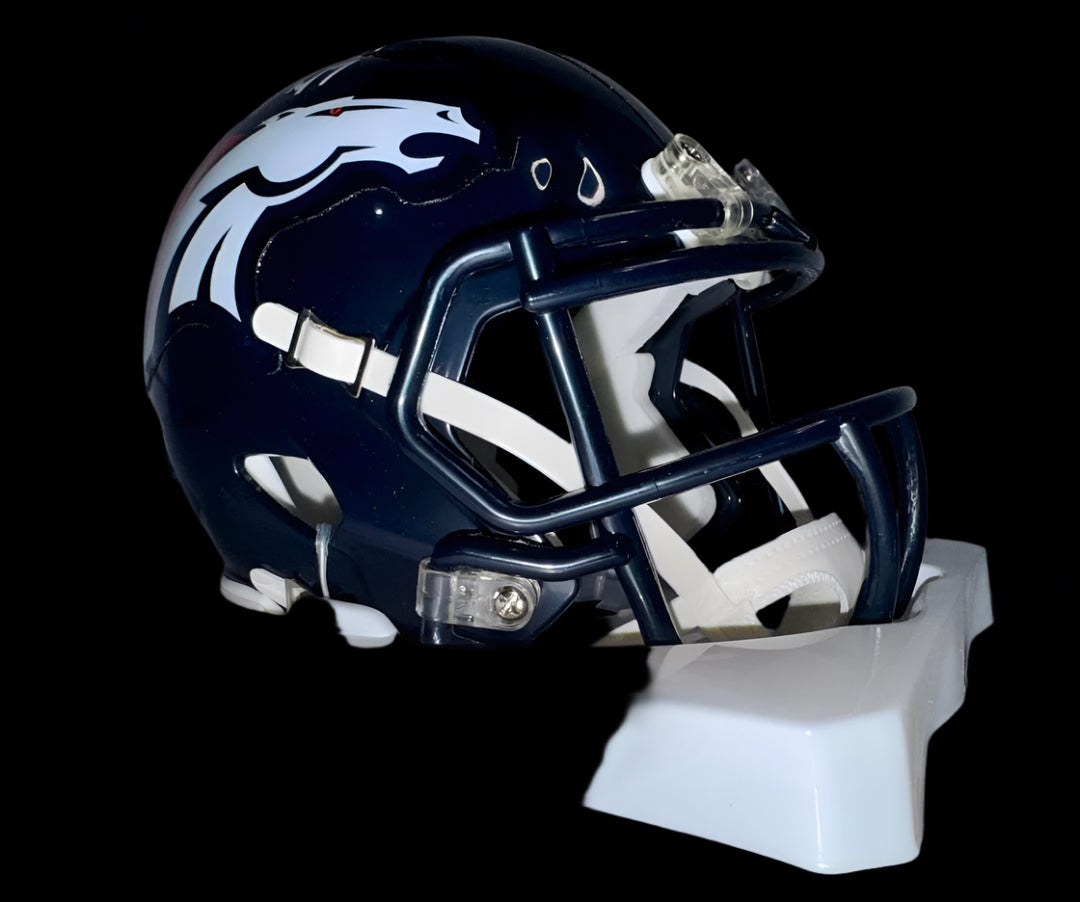 John Lynch (Broncos) signed mini-helmet - Beckett COA