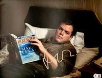 Matt Damon Signed 11x14 Photo (The Bourne Ultimatum) - Beckett COA