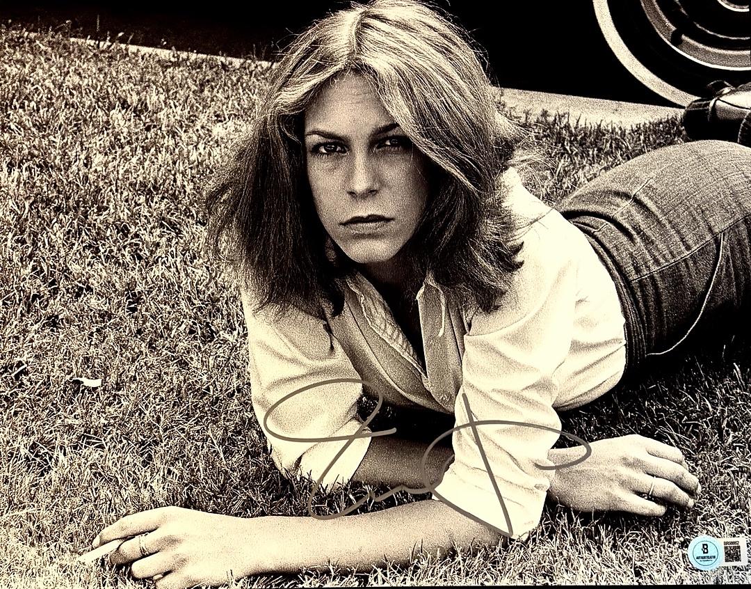 Jamie Lee Curtis 11x14 Photo (Halloween) - Beckett COA