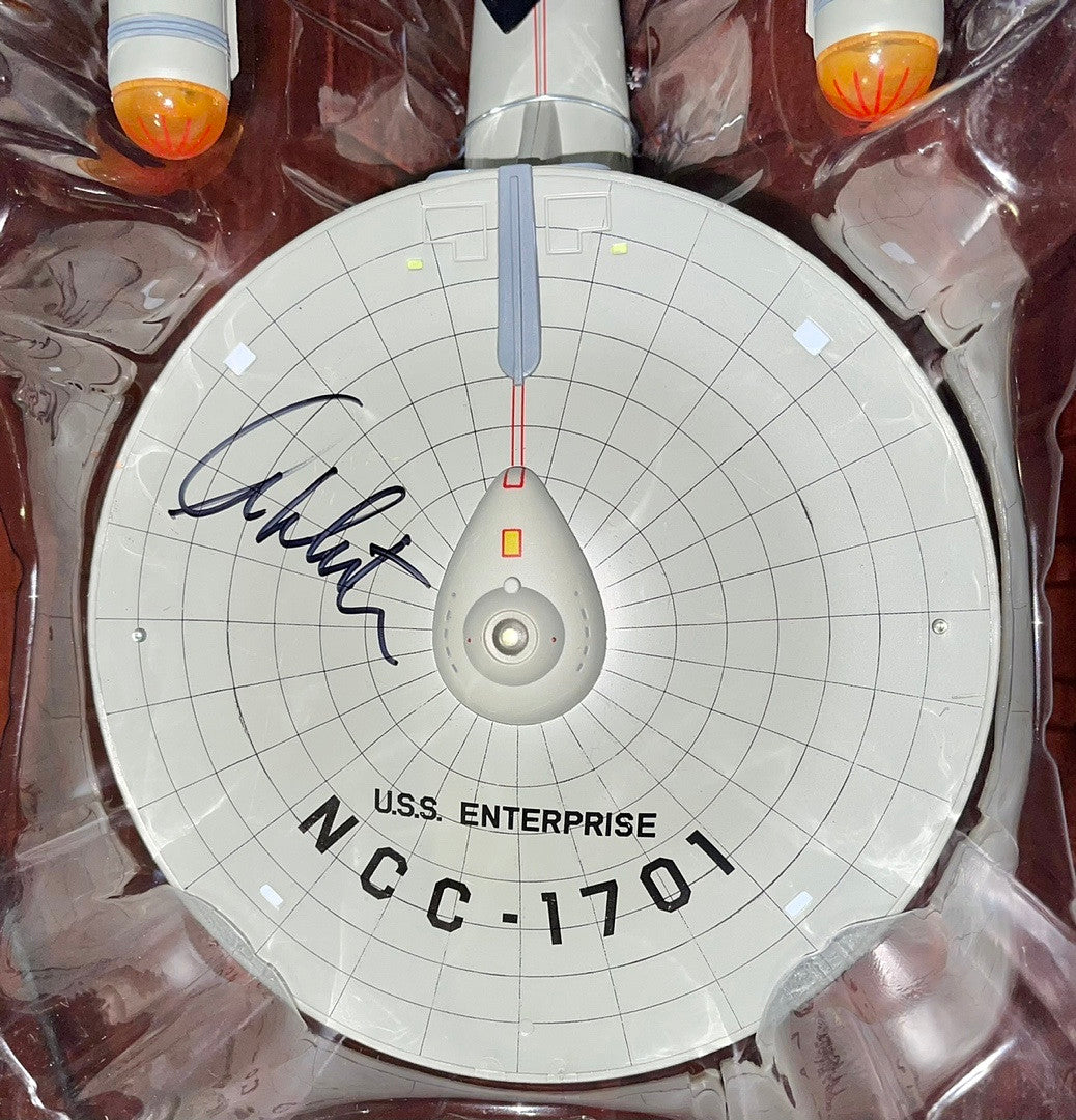 William Shatner signed U.S.S.Enterprise NCC-1701 Star Trek Ship - Beckett COA