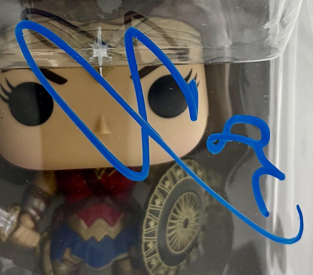 Gal Gadot Signed Funko Pop #172 (Wonder Woman) - ACOA