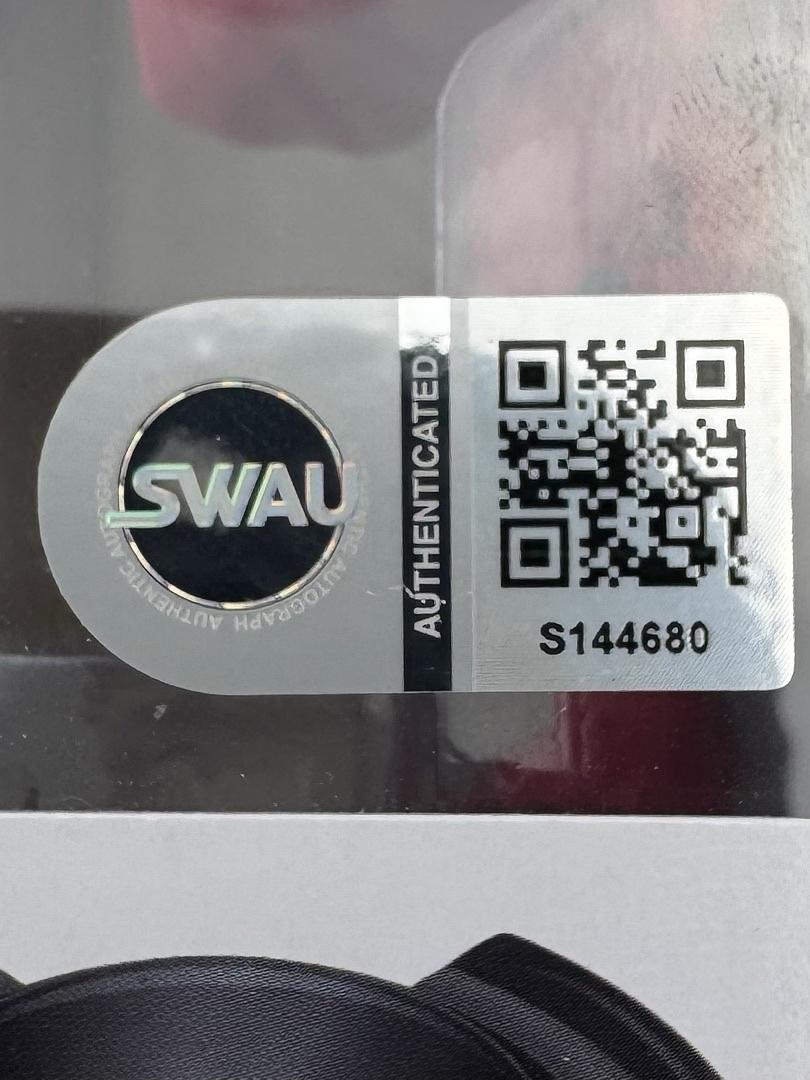 Lochlyn Munro signed "Fugitive Predator" Funko #620 (Predator) - SWAU COA