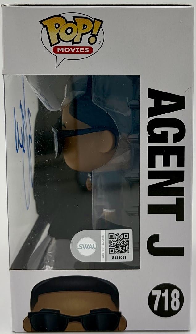 Will Smith Signed "Agent J" Funko Pop #718 (Men in Black) - SWAU