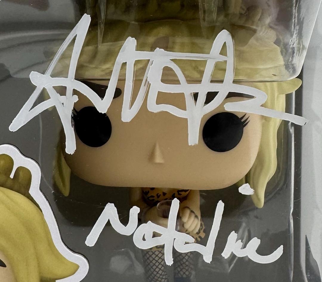 Juliette Lewis Signed Funko Pop #1453 "Natalie" (Yellowjackets) - Beckett COA