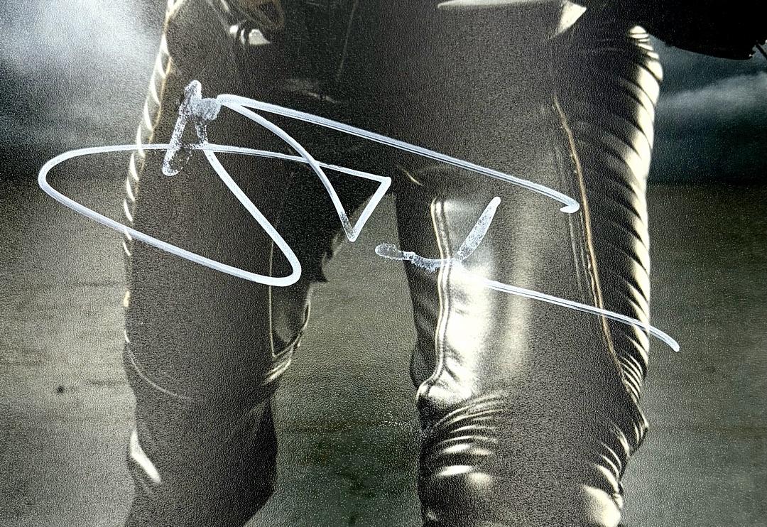 Hugh Jackman signed 11x14 (Wolverine) - Beckett COA