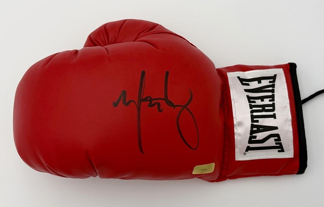 Mark Wahlberg signed boxing glove (The Fighter) - Celebrity Authentics COA