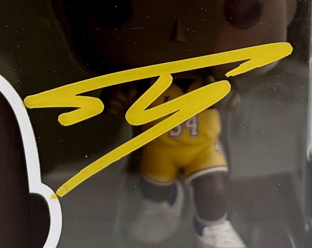 Shaquille O'Neal signed Lakers Funko Pop #208 - Beckett COA