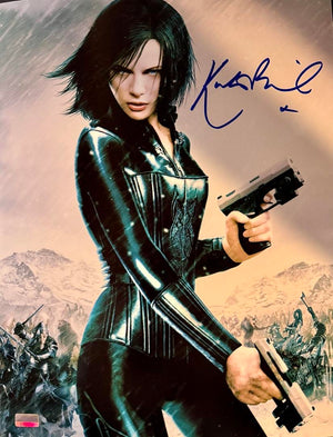 Kate Beckinsale signed (Underworld Awakening) 11x14 - Celebrity Authentics