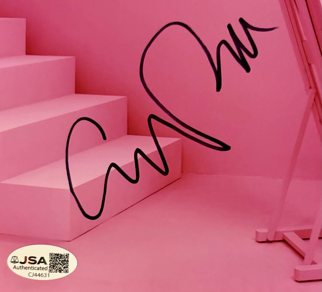 Gwyneth Paltrow signed 8x10 (Marty Supreme) - JSA COA