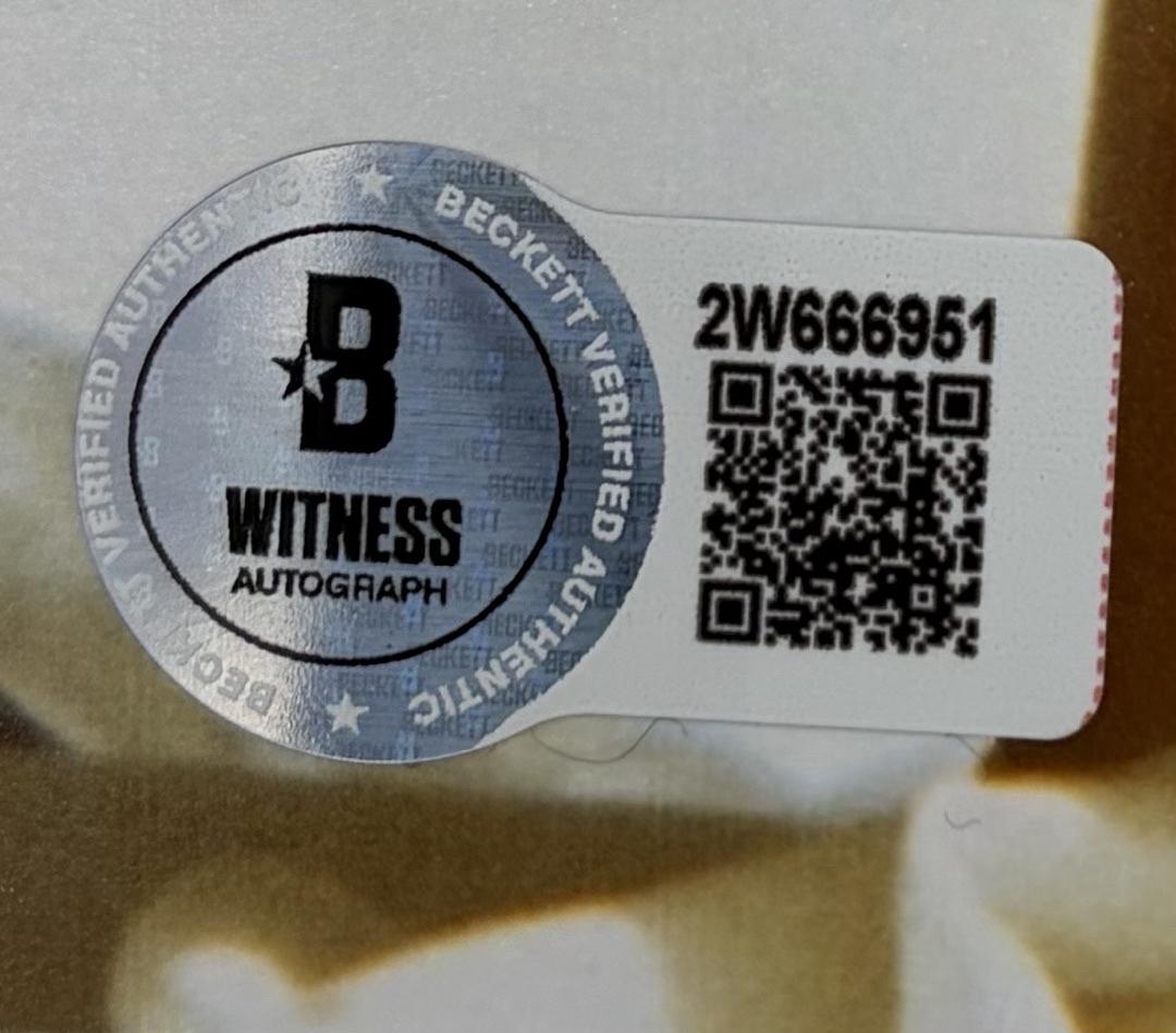 Elizabeth Berkley sexy signed 8x10 - Beckett COA