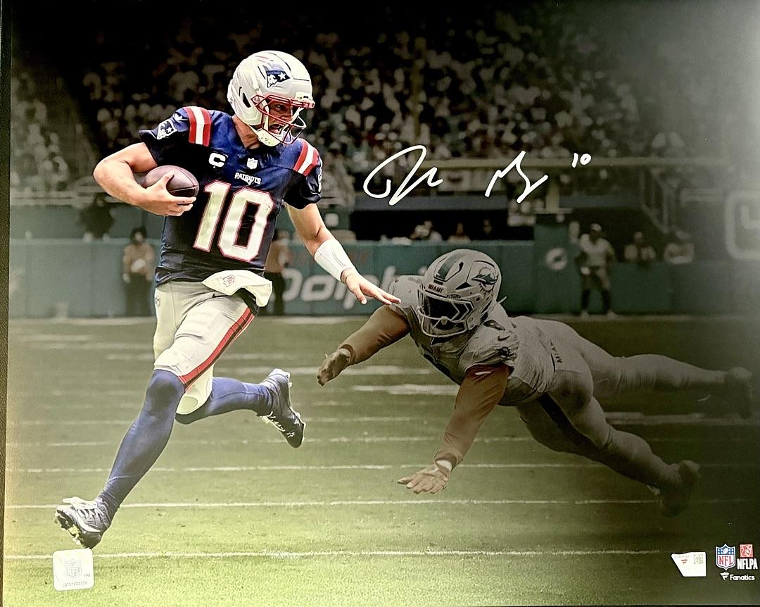 Drake Maye signed 16x20 (Patriots) - Fanatics COA
