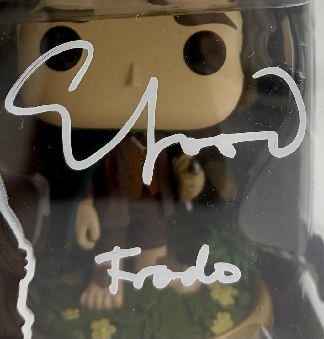 Elijah Wood signed "Frodo" Funko #1832 w/character name (Lord of the Rings) - Beckett COA