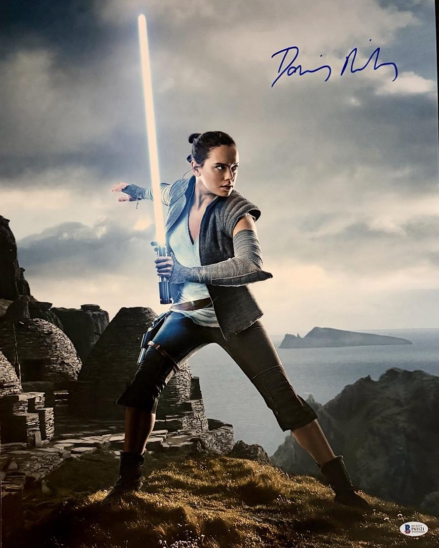 Daisy Ridley signed "Rey Skywalker" 16x20 (Star Wars) - Beckett COA