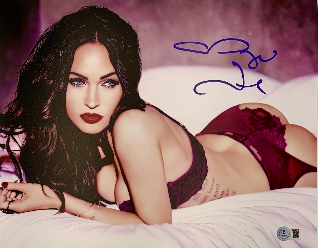 Megan Fox sexy signed 11x14 - Beckett COA