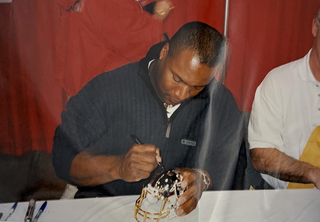 Bo Jackson (Raiders) Signed Limited Edition (2371/3000) Chrome Mini-Helmet - Beckett COA
