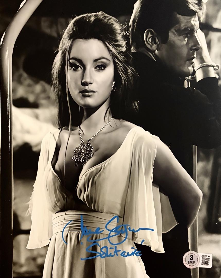 Jane Seymour Signed 8x10 Photo (James Bond) - Beckett