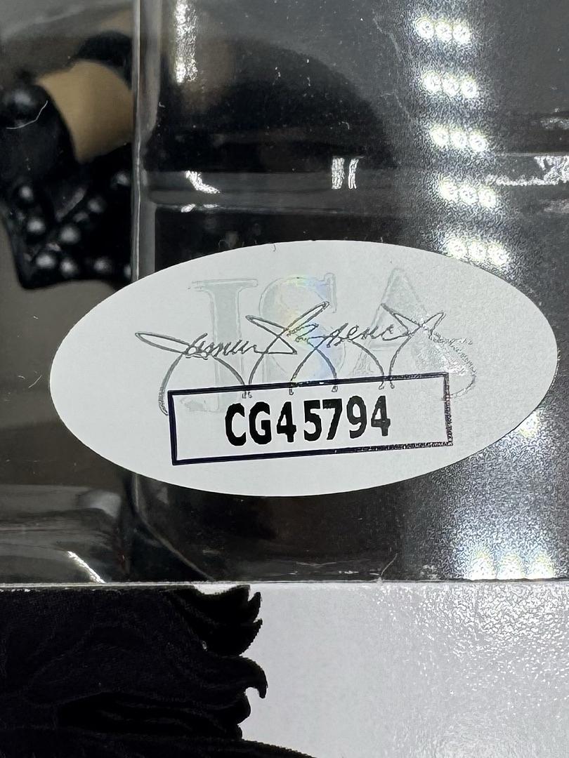 Gene Simmons (KISS) signed Funko Pop #121 - JSA COA
