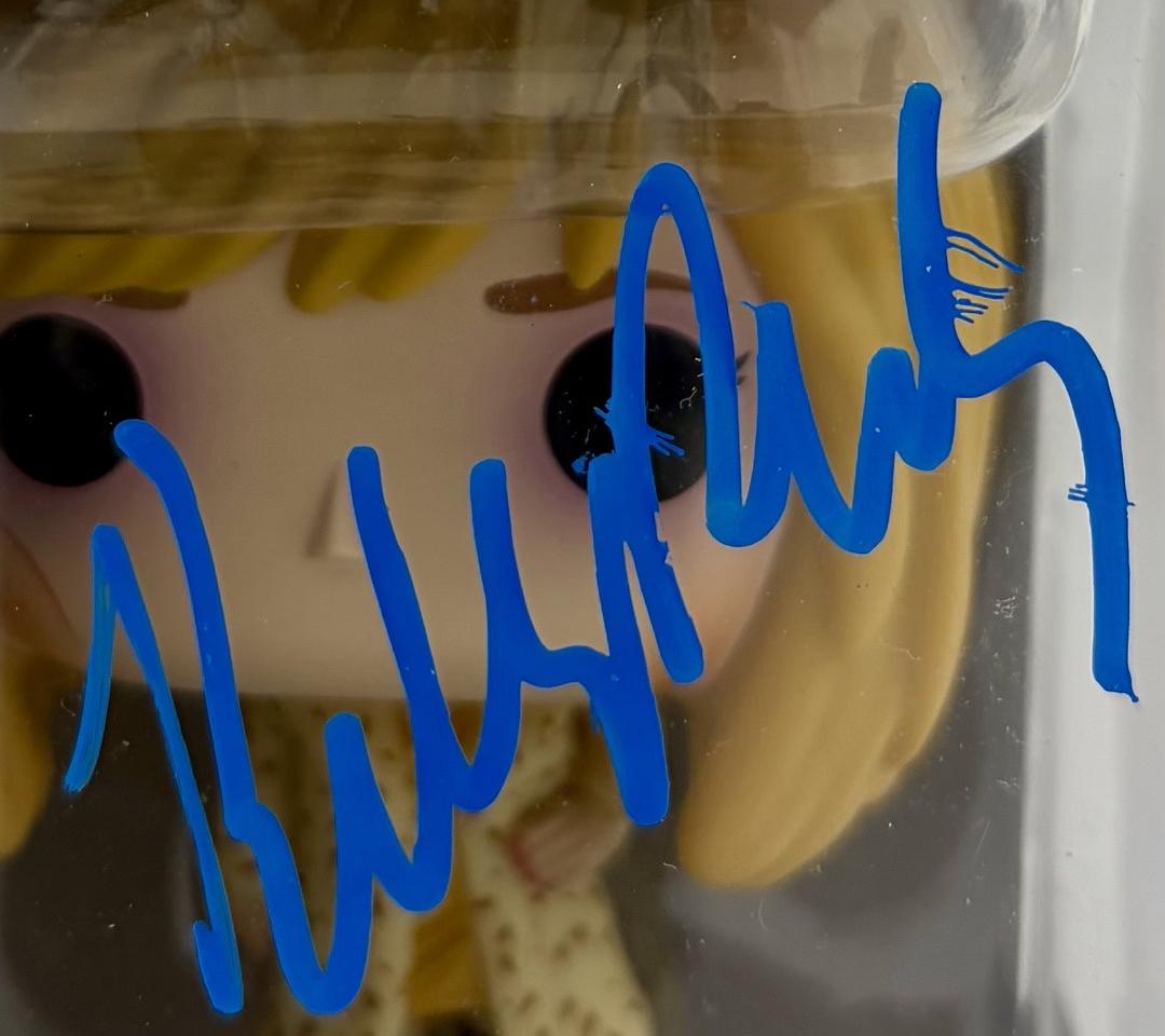 Kelly Reilly Signed Funko Pop #1416 Beth Dutton (Yellowstone) -  Beckett COA