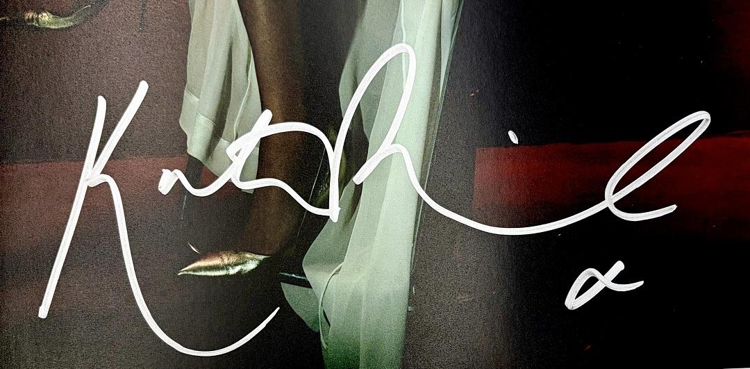 Kate Beckinsale sexy signed 11x14 - Celebrity Authentics COA