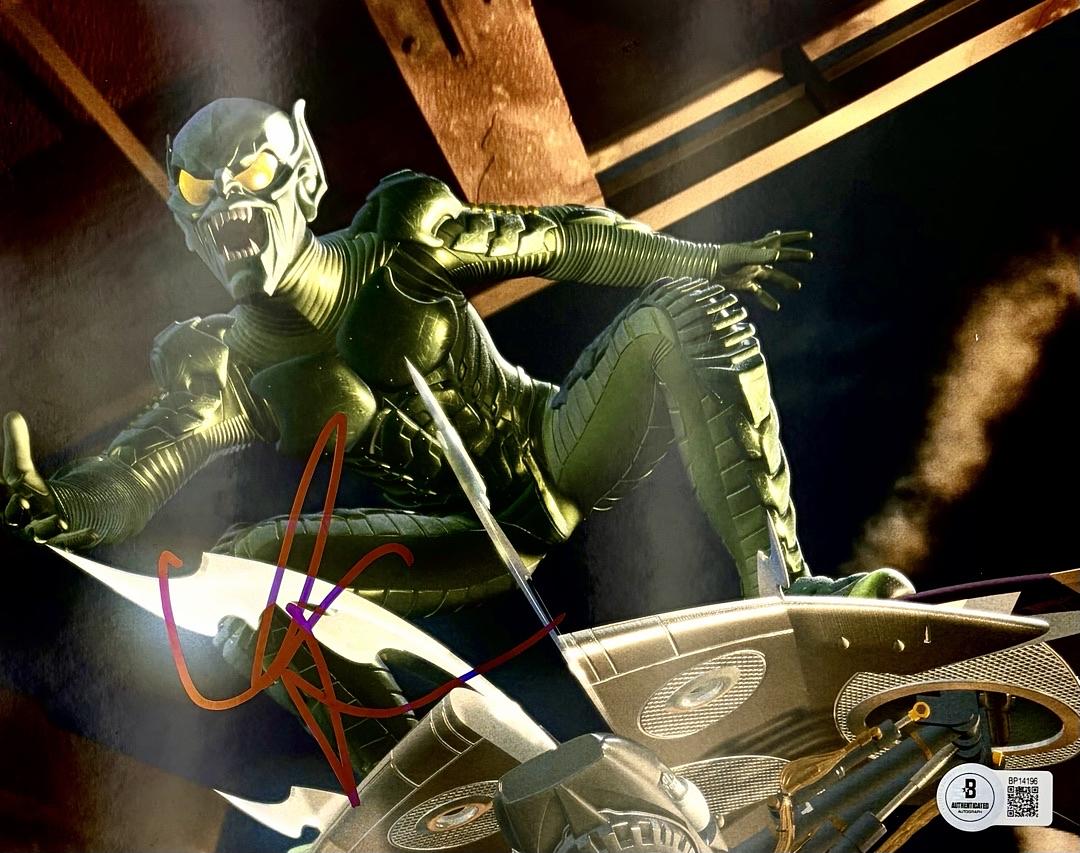 Willem Dafoe Signed 8x10 Photo (Spider-Man) - Beckett COA