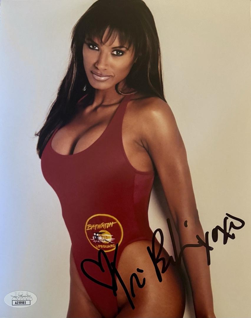 Traci Bingham sexy signed 8x10 (Baywatch) - JSA COA